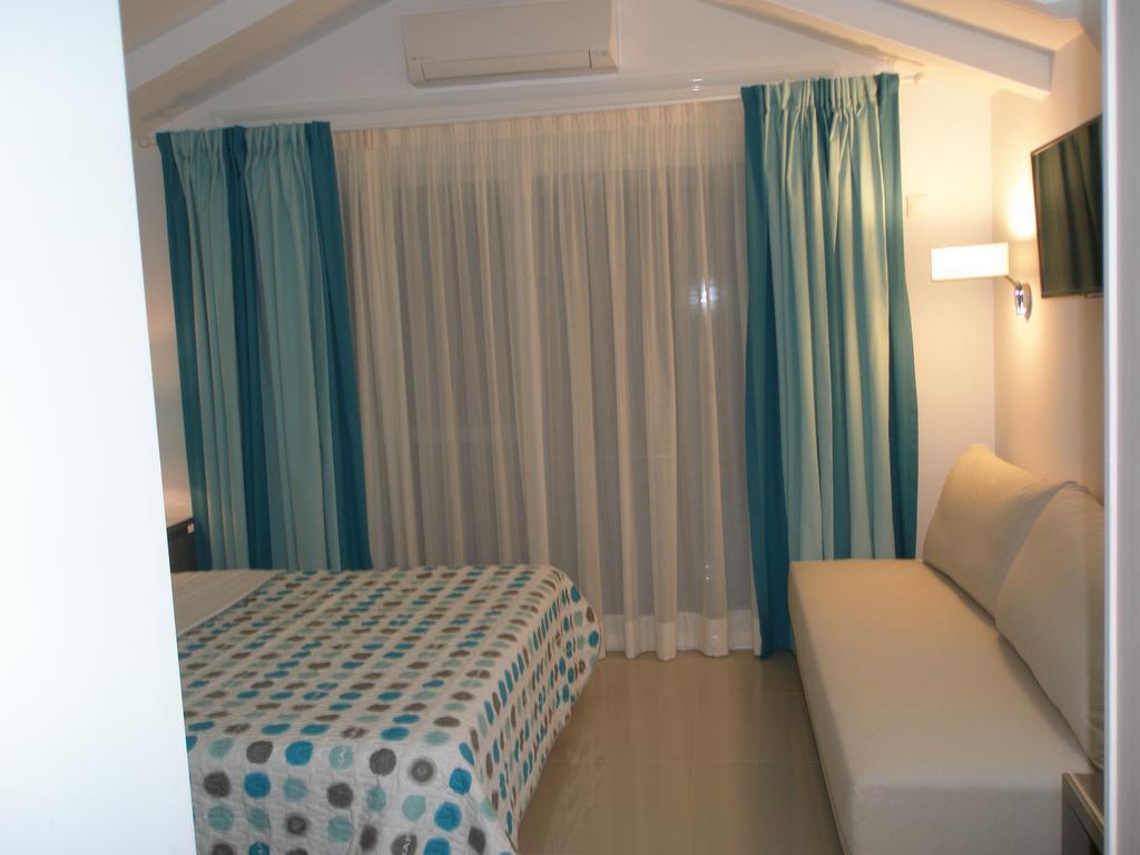 Whitesands Beach Resort Paralia Vrachou Habitación foto